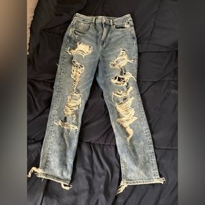 American Eagle Stretch Ripped Curvy Mom Jeans SHORT